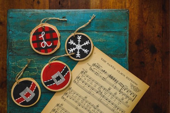 DIY in a BOX | Sant Belt Reclaimed Wood Ornament Set of 4